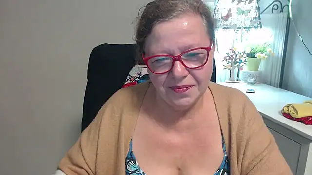 Snapshot of Adelewildx chatting on 09-22-25, 03:41 Adelewildx online show from 09-22-25, 03:41