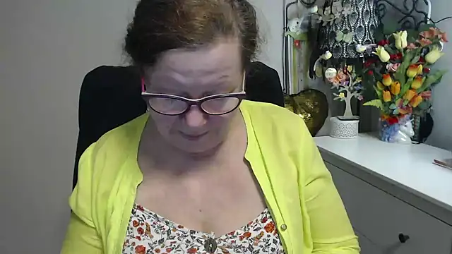 Adelewildx online show from 03-25-26, 04:51