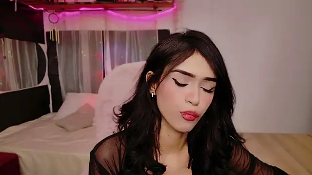 Snapshot of YourKatt chatting on 09-13-25, 02:00 YourKatt online show from 09-13-25, 02:00