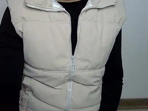 Snapshot of AquamarineXX chatting on 11-21-25, 07:29 AquamarineXX online show from 11-21-25, 07:29