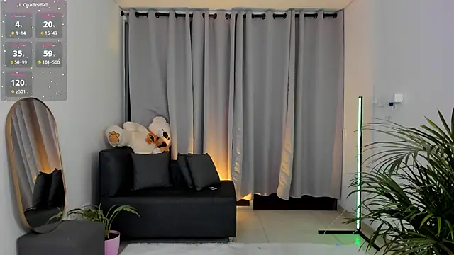 roxie gates  online show from 02-21-25, 01:55