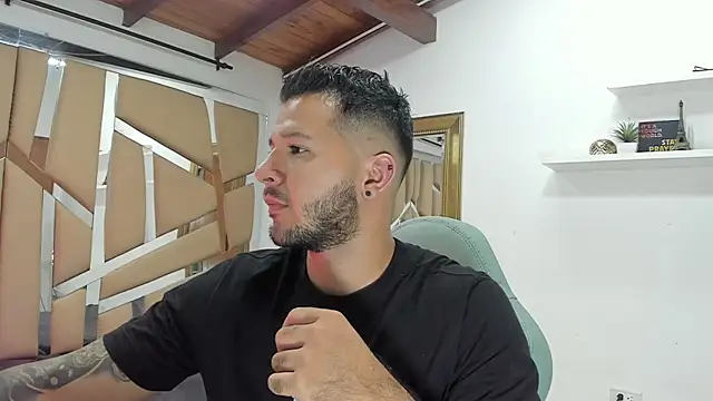 Snapshot of mister_miike chatting on 02-03-25, 03:20 mister miike online show from 02-03-25, 03:20