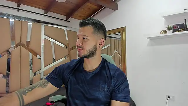 Snapshot of mister_miike chatting on 02-11-25, 03:08 mister miike online show from 02-11-25, 03:08