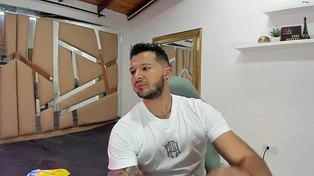 Snapshot of mister_miike chatting on 02-18-25, 03:10 mister miike online show from 02-18-25, 03:10