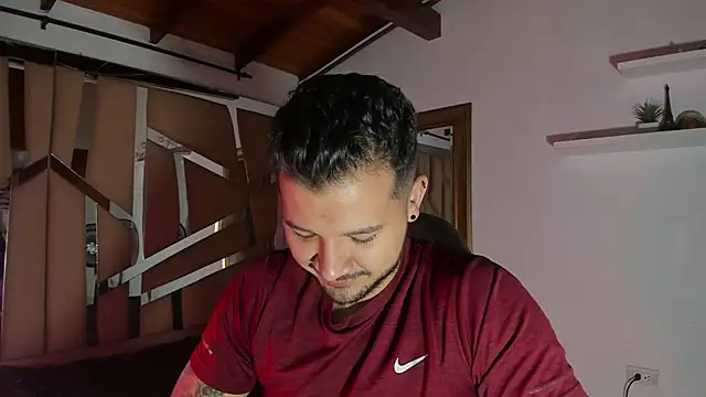 Snapshot of mister_miike chatting on 03-11-25, 03:05 mister miike online show from 03-11-25, 03:05