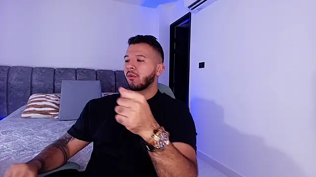 Snapshot of mister_miike chatting on 11-29-25, 03:09 mister miike online show from 11-29-25, 03:09