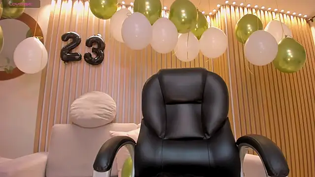 Snapshot of BrennaWalker chatting on 03-20-25, 07:03 BrennaWalker online show from 03-20-25, 07:03