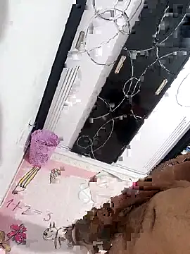 Snapshot of Popzbo chatting on 12-01-25, 06:57 Popzbo online show from 12-01-25, 06:57