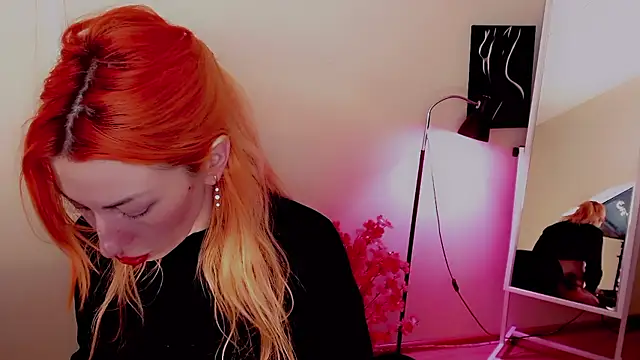 Snapshot of AnnieGOld_ chatting on 12-07-24, 10:39 AnnieGOld online show from 12-07-24, 10:39