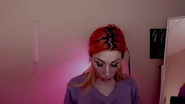 Snapshot of AnnieGOld_ chatting on 12-27-24, 08:45 AnnieGOld online show from 12-27-24, 08:45