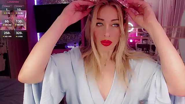 Snapshot of AnnieGOld_ chatting on 09-21-25, 06:31 AnnieGOld online show from 09-21-25, 06:31