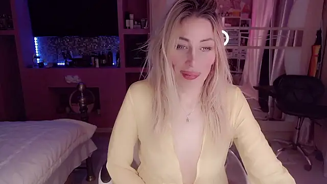 Snapshot of AnnieGOld_ chatting on 01-10-26, 11:31 AnnieGOld online show from 01-10-26, 11:31