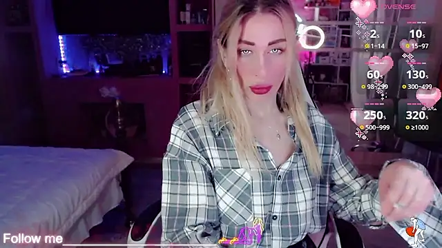 Snapshot of AnnieGOld_ chatting on 01-17-26, 10:46 AnnieGOld online show from 01-17-26, 10:46