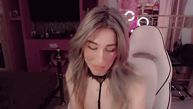 Snapshot of AnnieGOld_ chatting on 02-09-26, 07:40 AnnieGOld online show from 02-09-26, 07:40