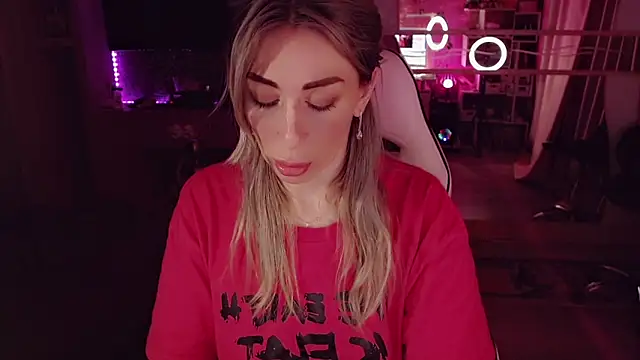 Snapshot of AnnieGOld_ chatting on 03-02-26, 05:08 AnnieGOld online show from 03-02-26, 05:08