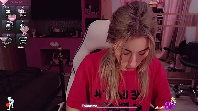 Snapshot of AnnieGOld_ chatting on 03-02-26, 07:15 AnnieGOld online show from 03-02-26, 07:15