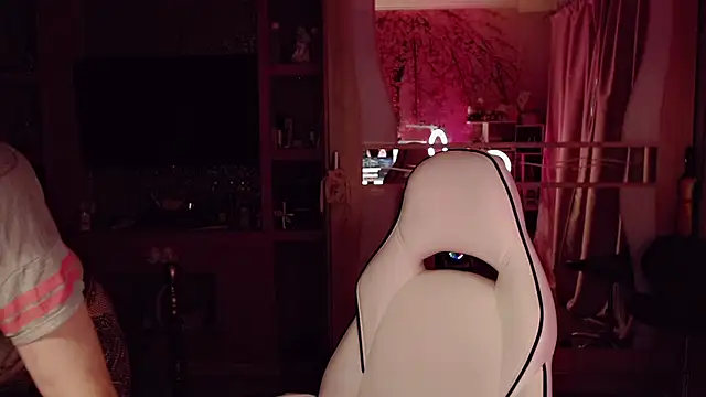 Snapshot of AnnieGOld_ chatting on 03-08-26, 06:28 AnnieGOld online show from 03-08-26, 06:28