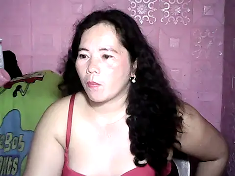 Snapshot of hotpusie_4u chatting on 11-12-25, 05:24 hotpusie 4u online show from 11-12-25, 05:24