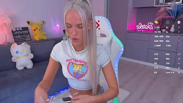 Snapshot of mikkixmeow chatting on 02-10-25, 09:36 mikkixmeow online show from 02-10-25, 09:36