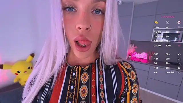 Snapshot of mikkixmeow chatting on 03-17-25, 09:12 mikkixmeow online show from 03-17-25, 09:12