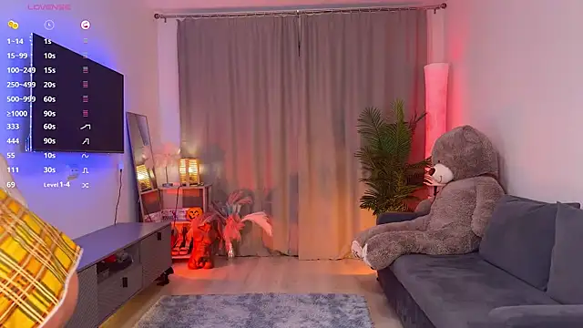 Snapshot of mikkixmeow chatting on 11-17-25, 11:05 mikkixmeow online show from 11-17-25, 11:05