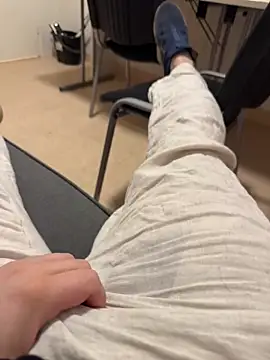 Snapshot of adam123456654321 chatting on 11-26-25, 02:29 adam123456654321 online show from 11-26-25, 02:29