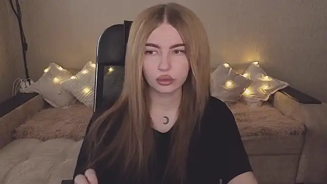 ViolettaLopez online show from 10-13-25, 12:05