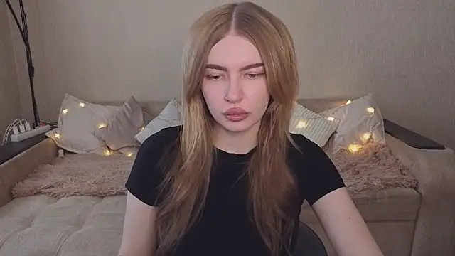 ViolettaLopez online show from 05-04-26, 12:56