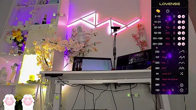 Elena-Marilyn online show from 04-29-26, 08:37