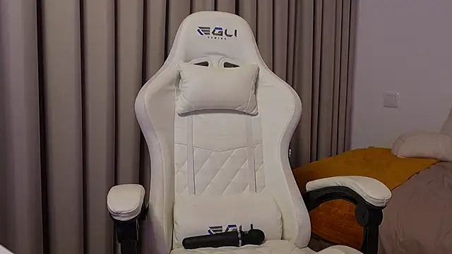 SweeetAlegra online show from 02-14-25, 10:04