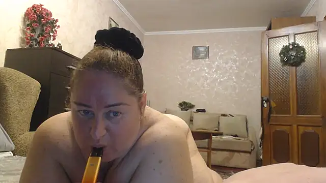 Amy August online show from 06-19-26, 06:45