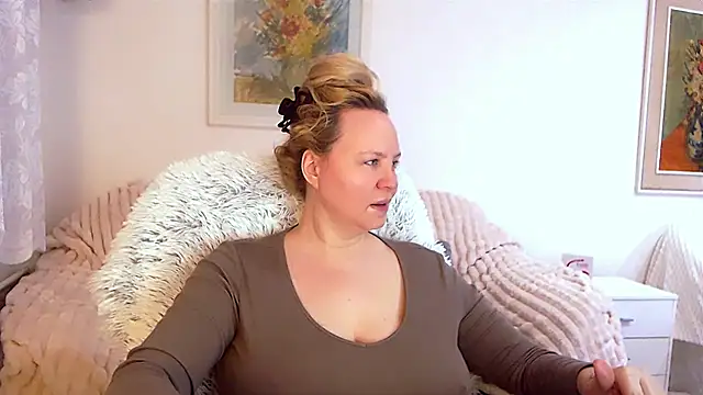 Sarah4you online show from 02-15-25, 09:48