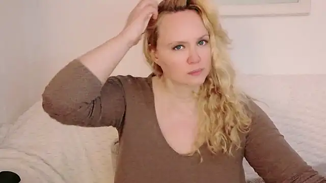 Sarah4you online show from 11-13-25, 05:12