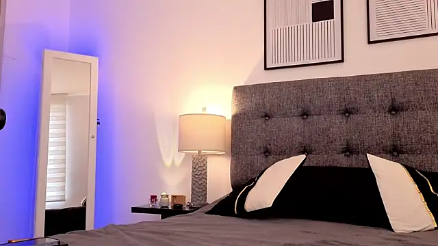 mandi4pole  online show from 03-14-25, 09:32