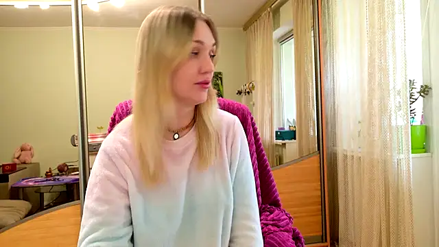 ModelEva online show from 05-01-26, 07:57