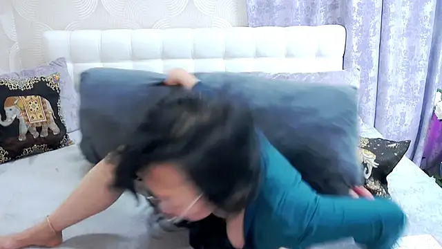 Asian legs online show from 09-16-25, 10:49