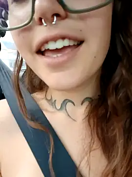 Snapshot of Blulilla69 chatting on 09-10-25, 01:11 Blulilla69 online show from 09-10-25, 01:11