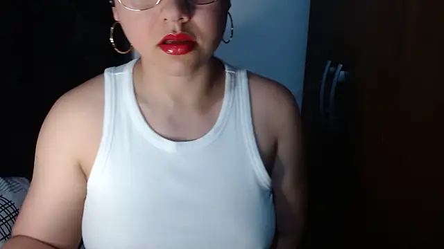 Snapshot of lizbodu chatting on 06-11-26, 10:41 lizbodu online show from 06-11-26, 10:41