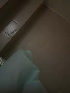 Snapshot of alextang2005 chatting on 09-23-25, 11:24 alextang2005 online show from 09-23-25, 11:24