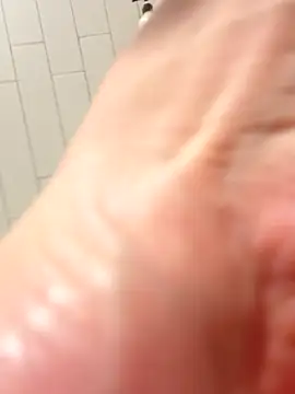 Snapshot of alextang2005 chatting on 01-07-26, 05:43 alextang2005 online show from 01-07-26, 05:43