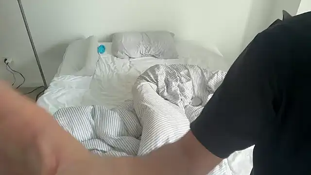 Snapshot of alextang2005 chatting on 01-10-26, 05:37 alextang2005 online show from 01-10-26, 05:37