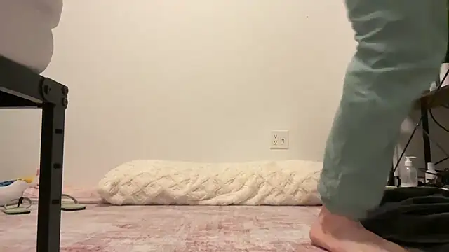 Snapshot of alextang2005 chatting on 02-18-26, 12:39 alextang2005 online show from 02-18-26, 12:39