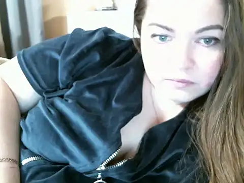 Snapshot of cute__cherry chatting on 02-07-25, 10:30 cute cherry online show from 02-07-25, 10:30