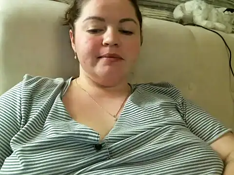 Snapshot of cute__cherry chatting on 02-12-25, 11:41 cute cherry online show from 02-12-25, 11:41