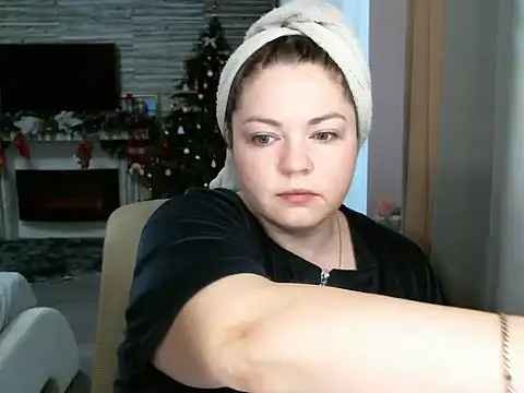 Snapshot of cute__cherry chatting on 02-25-25, 07:52 cute cherry online show from 02-25-25, 07:52