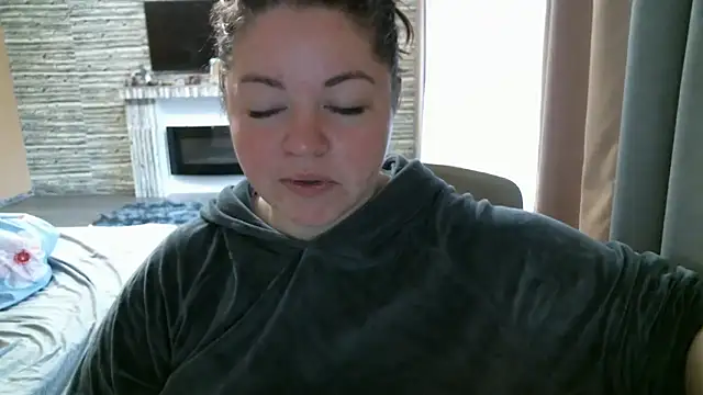 Snapshot of cute__cherry chatting on 03-10-25, 07:53 cute cherry online show from 03-10-25, 07:53