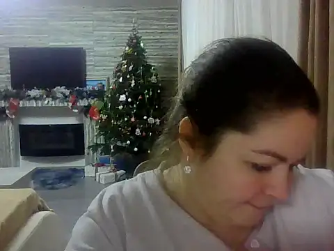 Snapshot of cute__cherry chatting on 01-13-26, 05:40 cute cherry online show from 01-13-26, 05:40