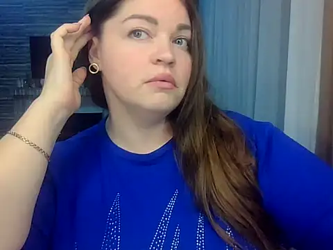 Snapshot of cute__cherry chatting on 02-12-26, 09:43 cute cherry online show from 02-12-26, 09:43