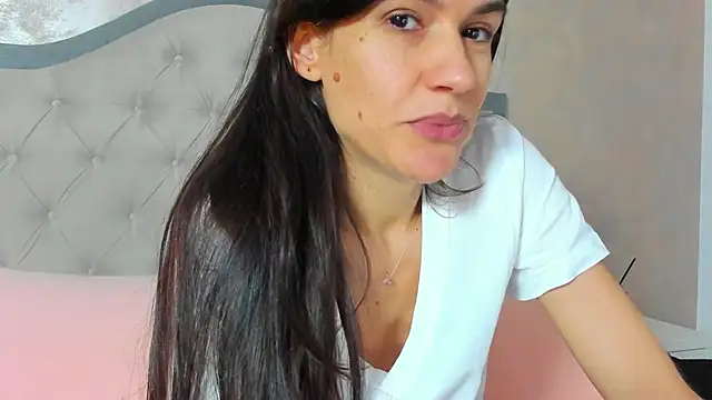 Snapshot of JennaMyers chatting on 11-18-25, 08:24 JennaMyers online show from 11-18-25, 08:24