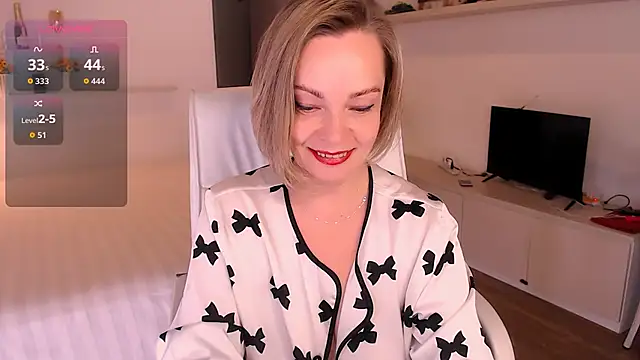 Snapshot of Tilly_Eliot chatting on 10-29-25, 07:26 Tilly Eliot online show from 10-29-25, 07:26